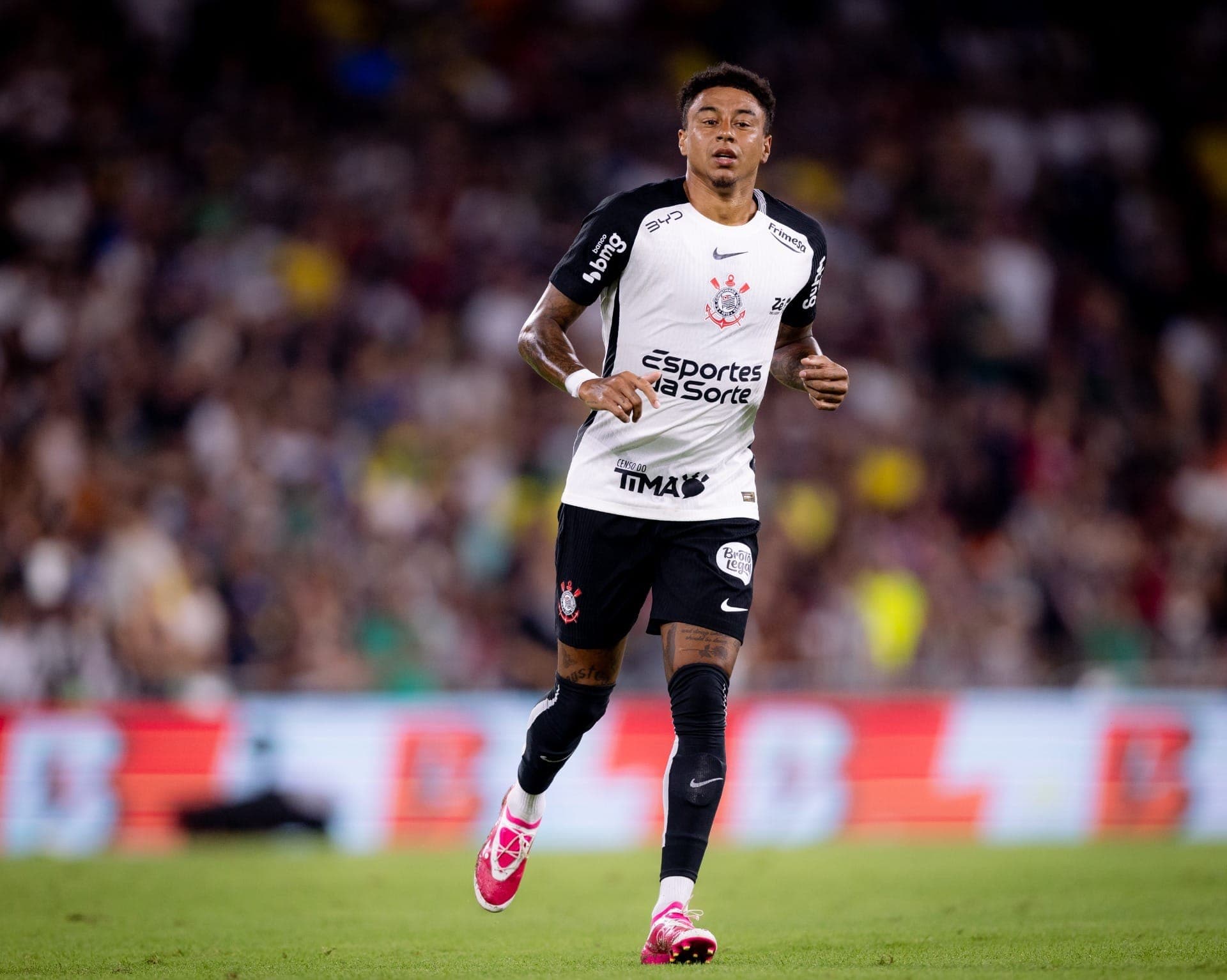 Lingard fará seu primeiro jogo como titular do Corinthians