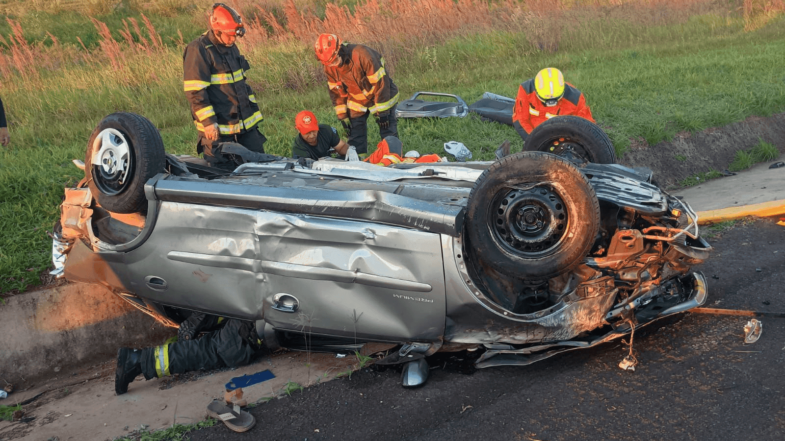 Duas das vítimas foram atendidas ainda no local do acidente