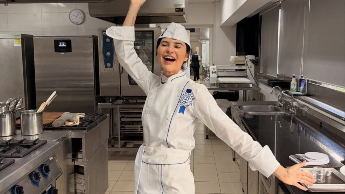 Julianne Trevisol compartilha momento na Le Cordon Bleu