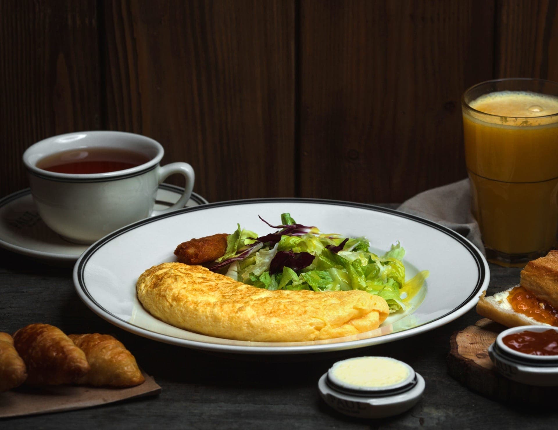 Aprenda trqueues para fazer uma omelete digna de hotel