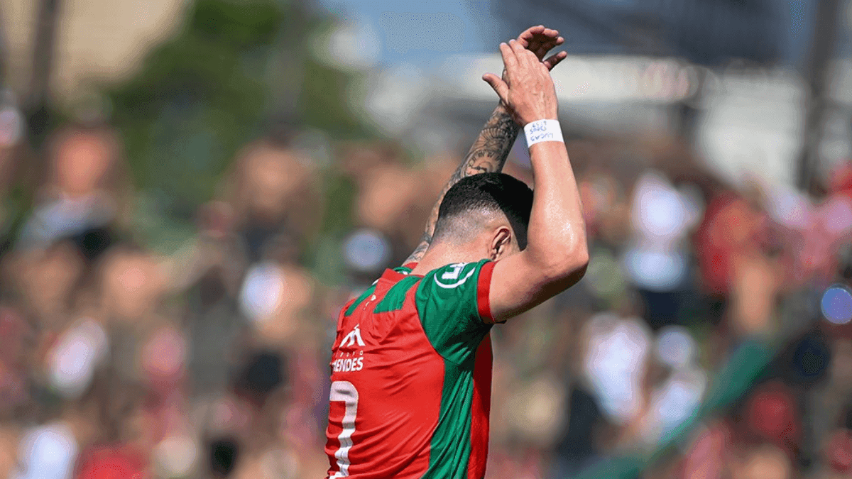 Yohan Marcellus comemora gol da Portuguesa Santista na final do Paulistão A3