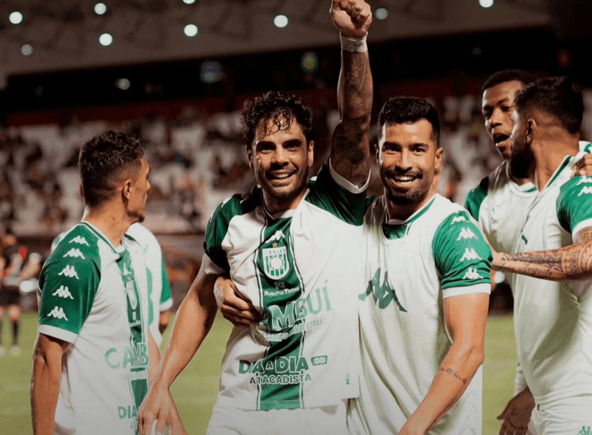Henrique Almeida fez 2 gols para o Gama contra o Atlético-GO