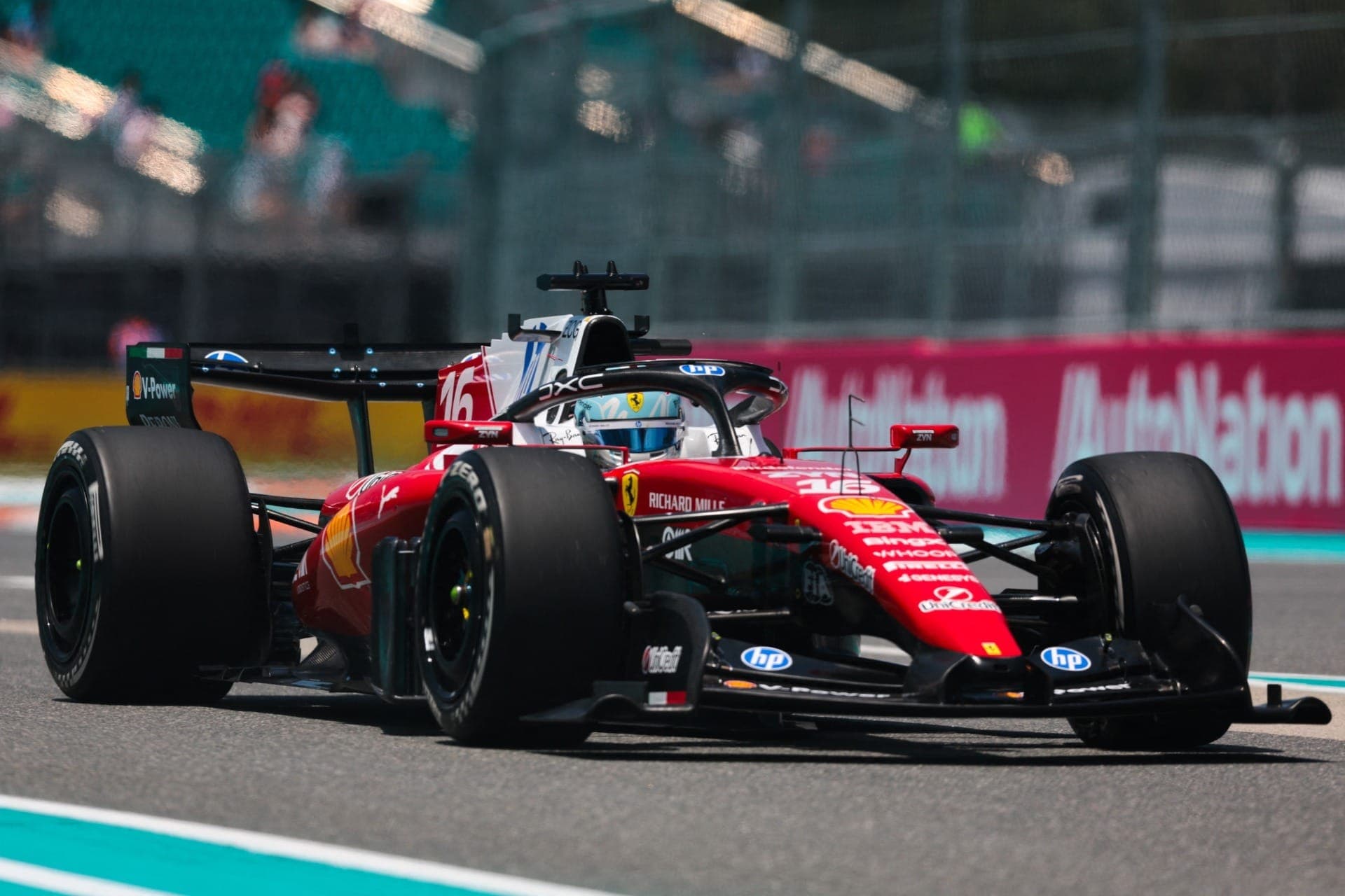 Leclerc durante treinamento para a qualificação da sprint em Miami