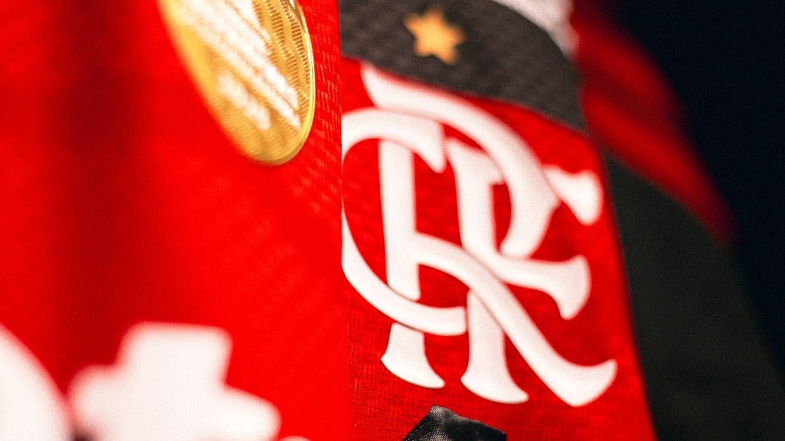 Flamengo enfrenta o Vasco neste domingo (3)