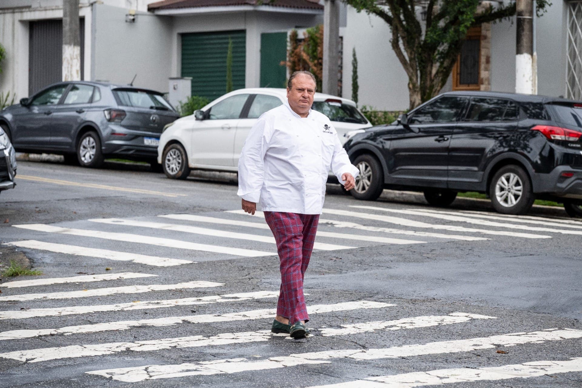 Jacquin volta ao restaurante para acompanhar o serviço.