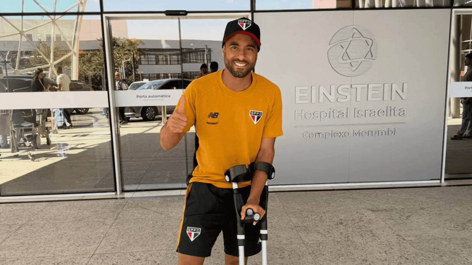 Lucas Moura se pronuncia após passar por cirurgia