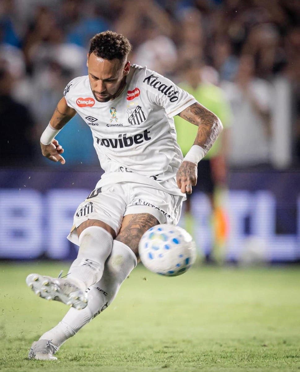 Torcedores comemoram convocações de Rayan, Endrick e Neymar para a Copa