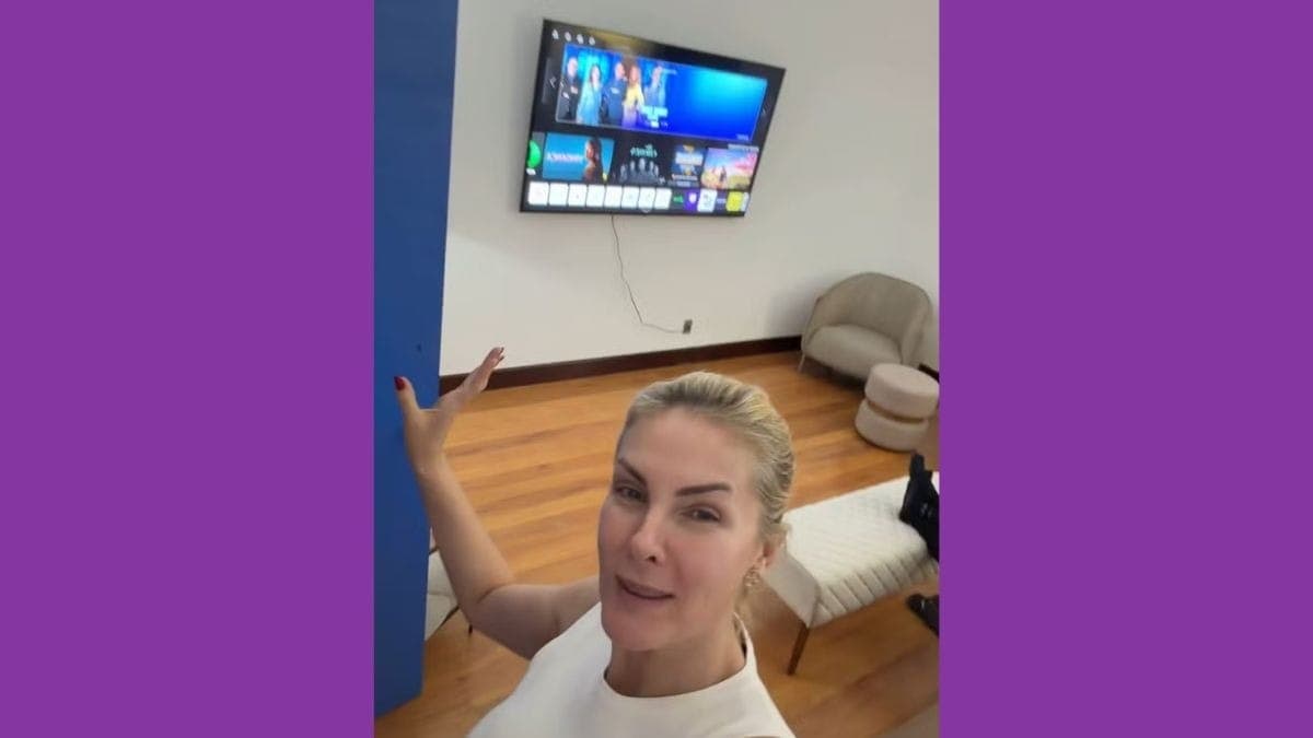 Sala de TV ainda está sendo decorada