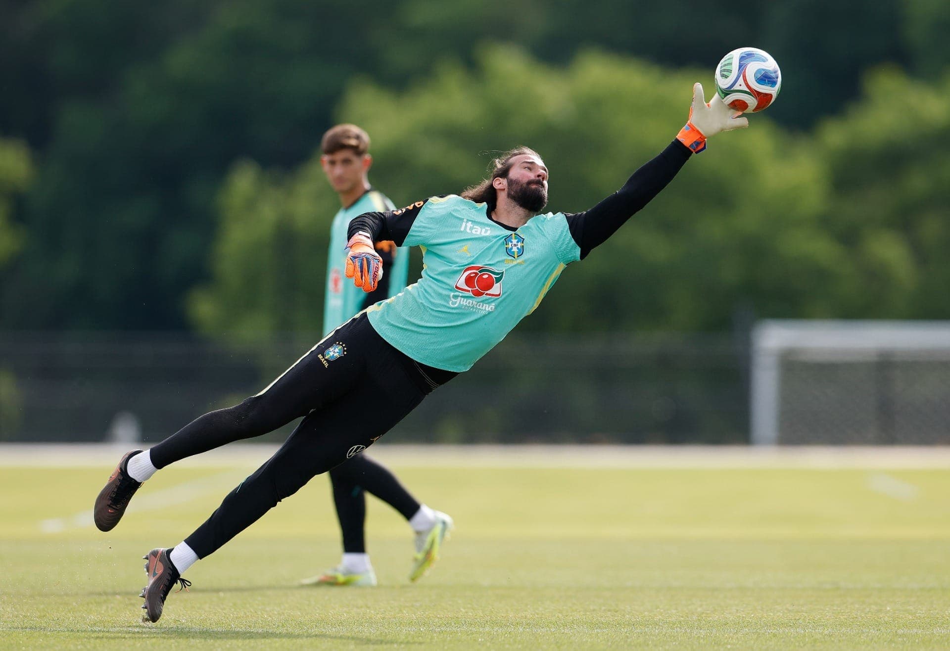 Seleção realiza primeiro treino nos EUA, de olho na estreia da Copa do Mundo