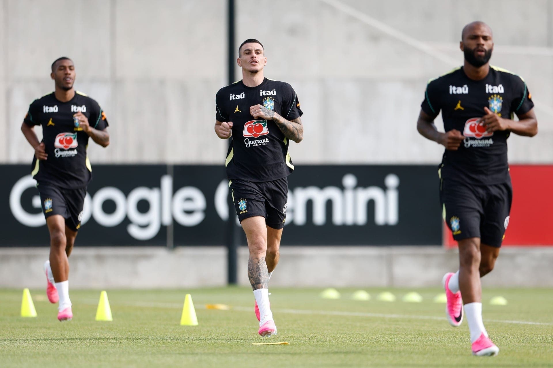 Seleção realiza primeiro treino nos EUA, de olho na estreia da Copa do Mundo