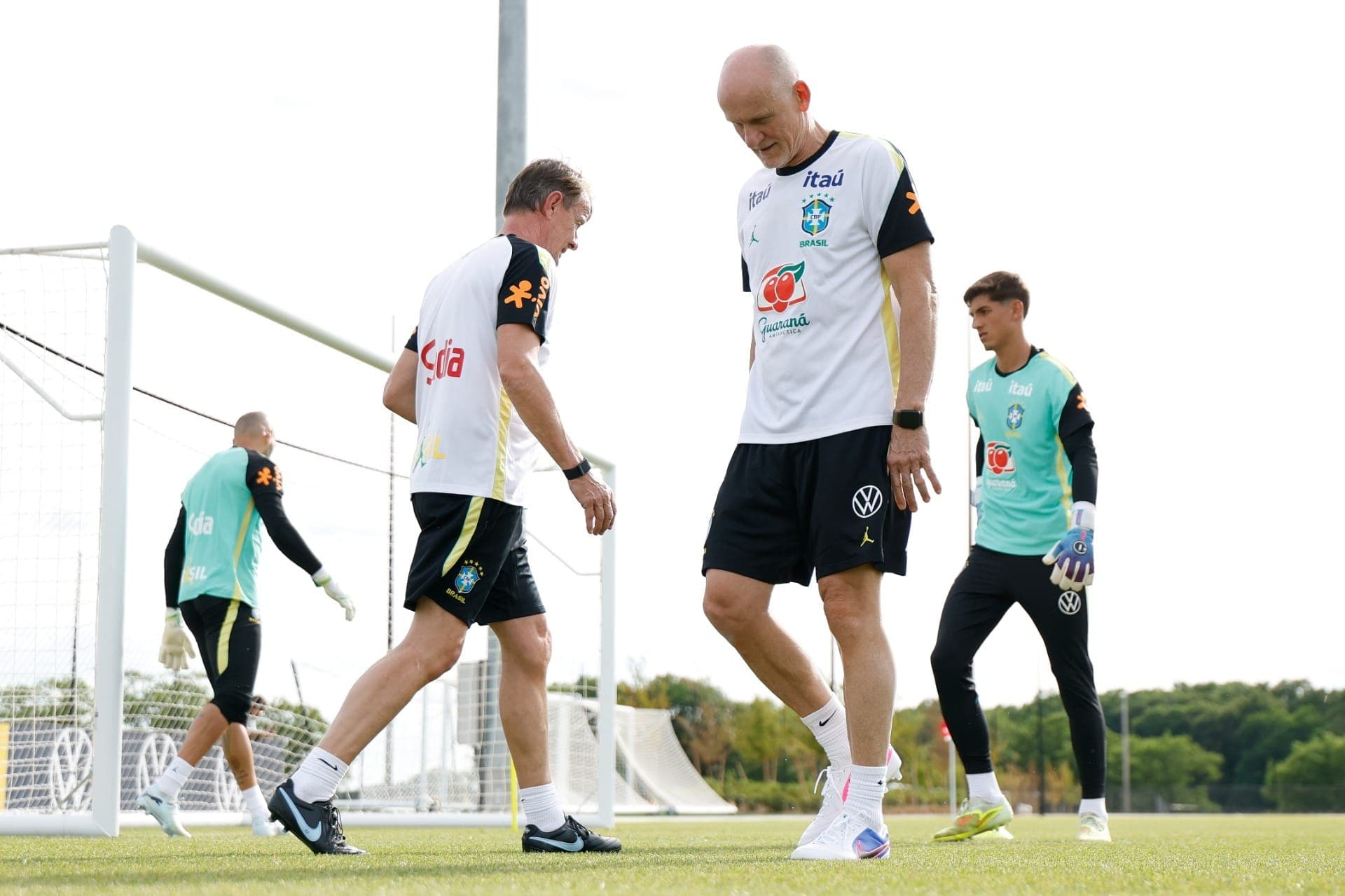 Seleção realiza primeiro treino nos EUA, de olho na estreia da Copa do Mundo