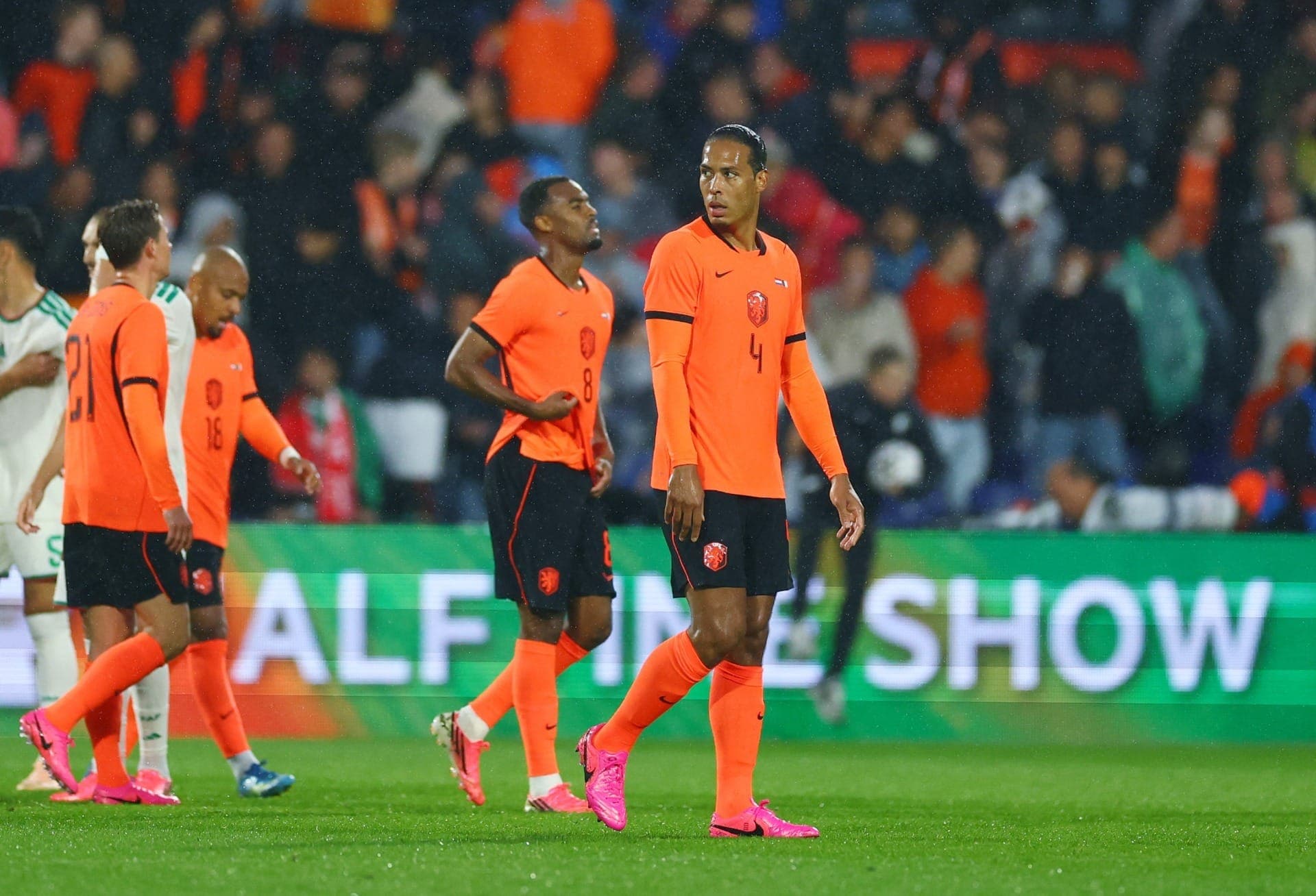 Holanda durante amistoso preparatório para a Copa do Mundo