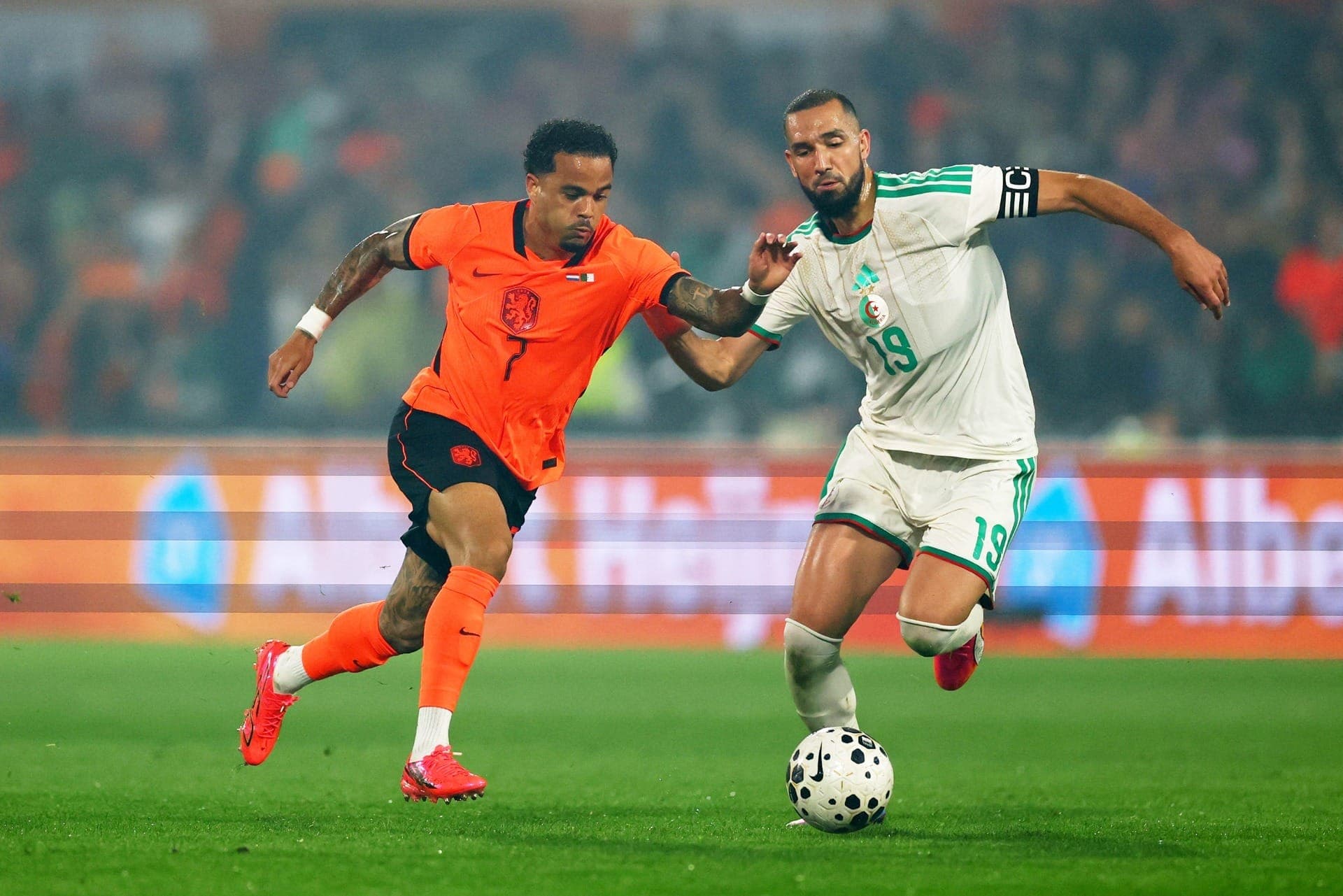Holanda durante amistoso preparatório para a Copa do Mundo contra a Argélia