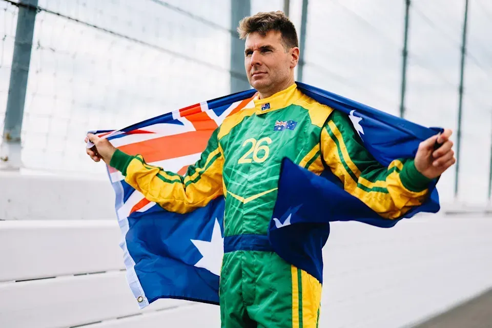 Pilotos da Indy vestem macacões de seleções em clima de Copa do Mundo
