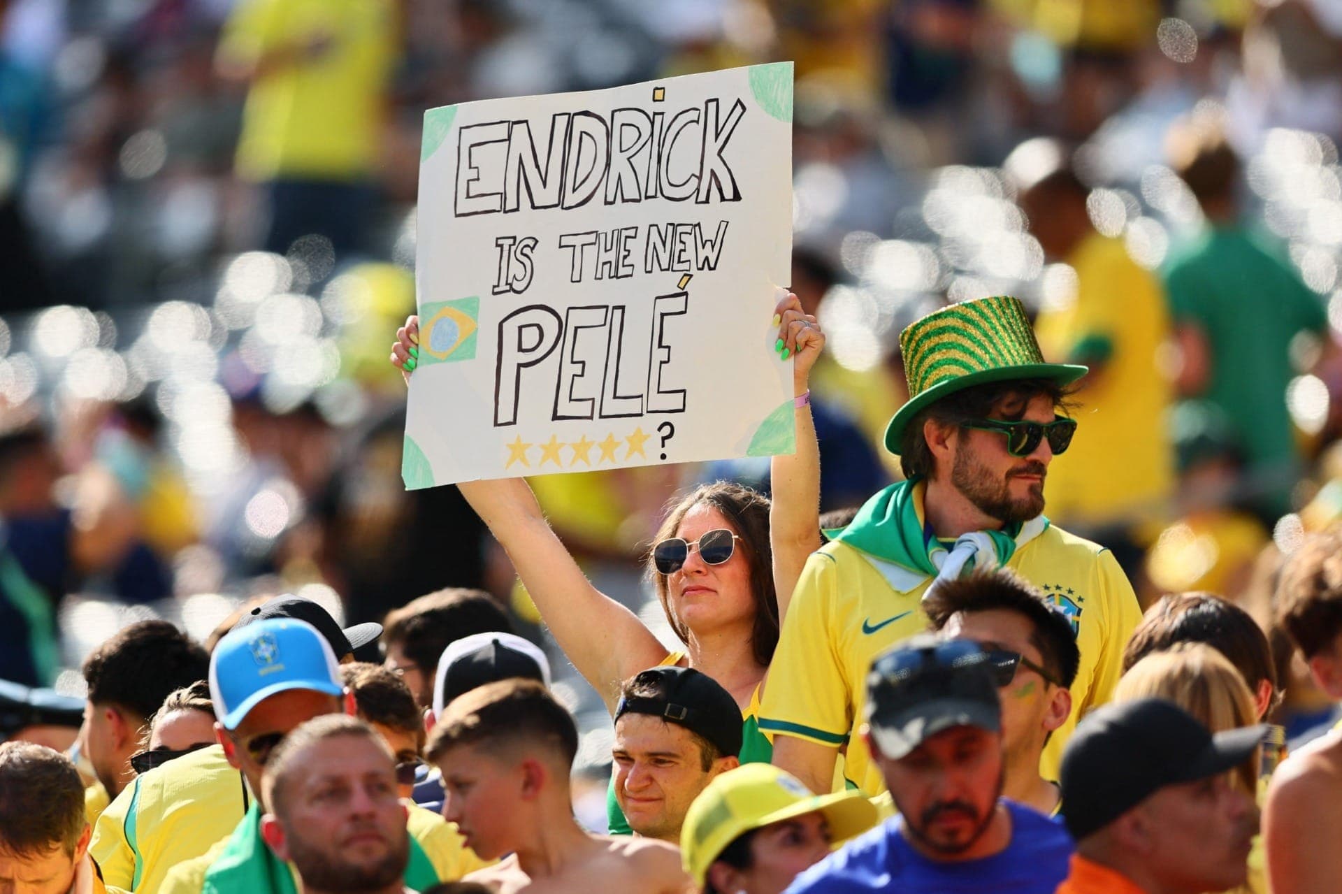 Cartaz da torcida brasileira para Endrick