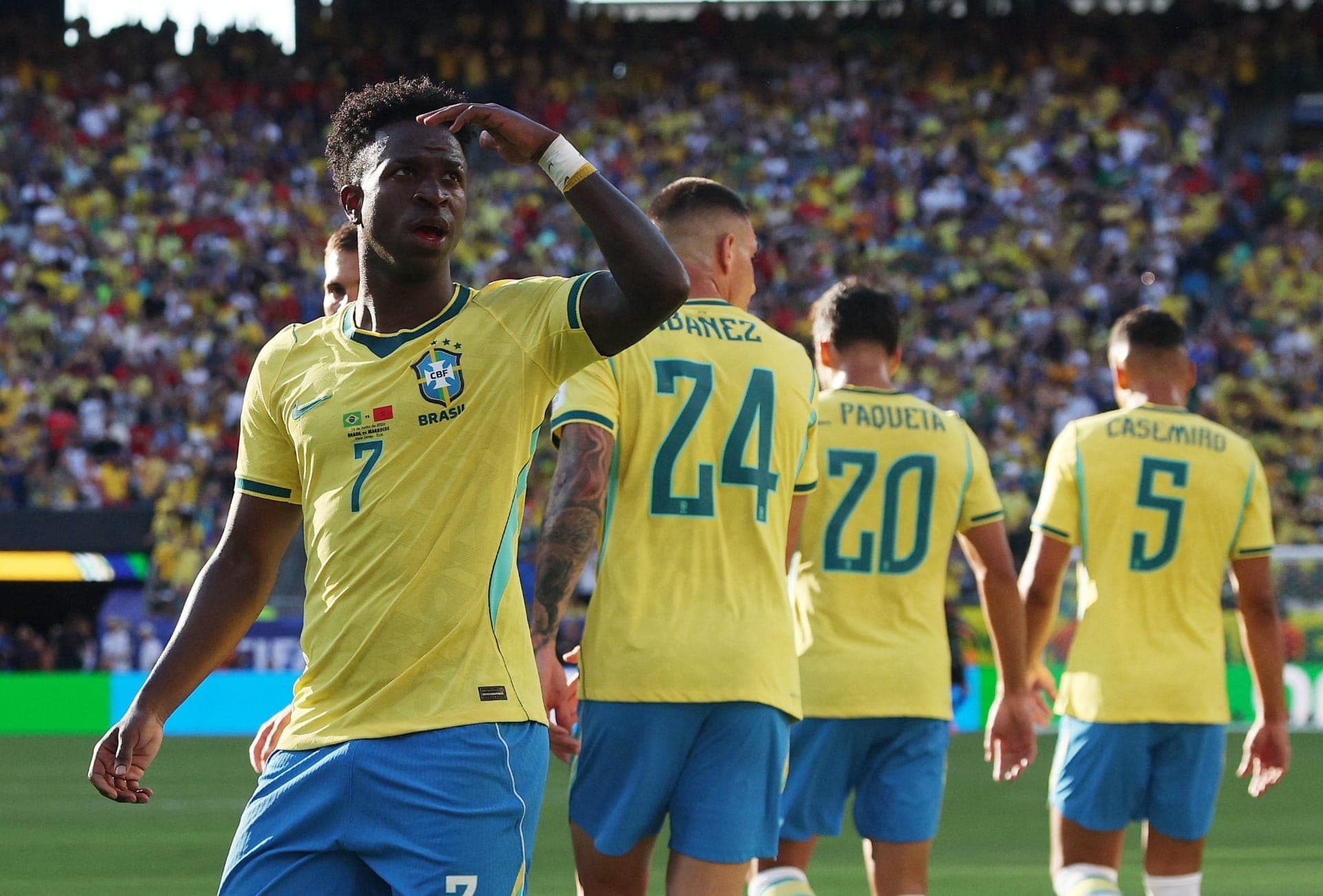 Comemoração de Vini Jr ao gol do Brasil