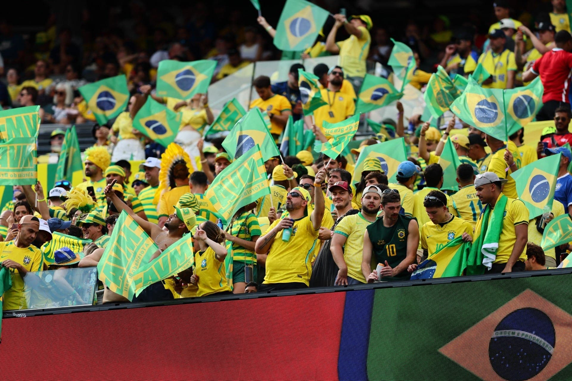 Torcida do Brasil fez uma grande festa nas arquibancadas do Estádio de Nova Jersey