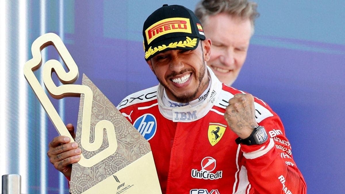 Lewis Hamilton comemora 1ª vitória pela Ferrari