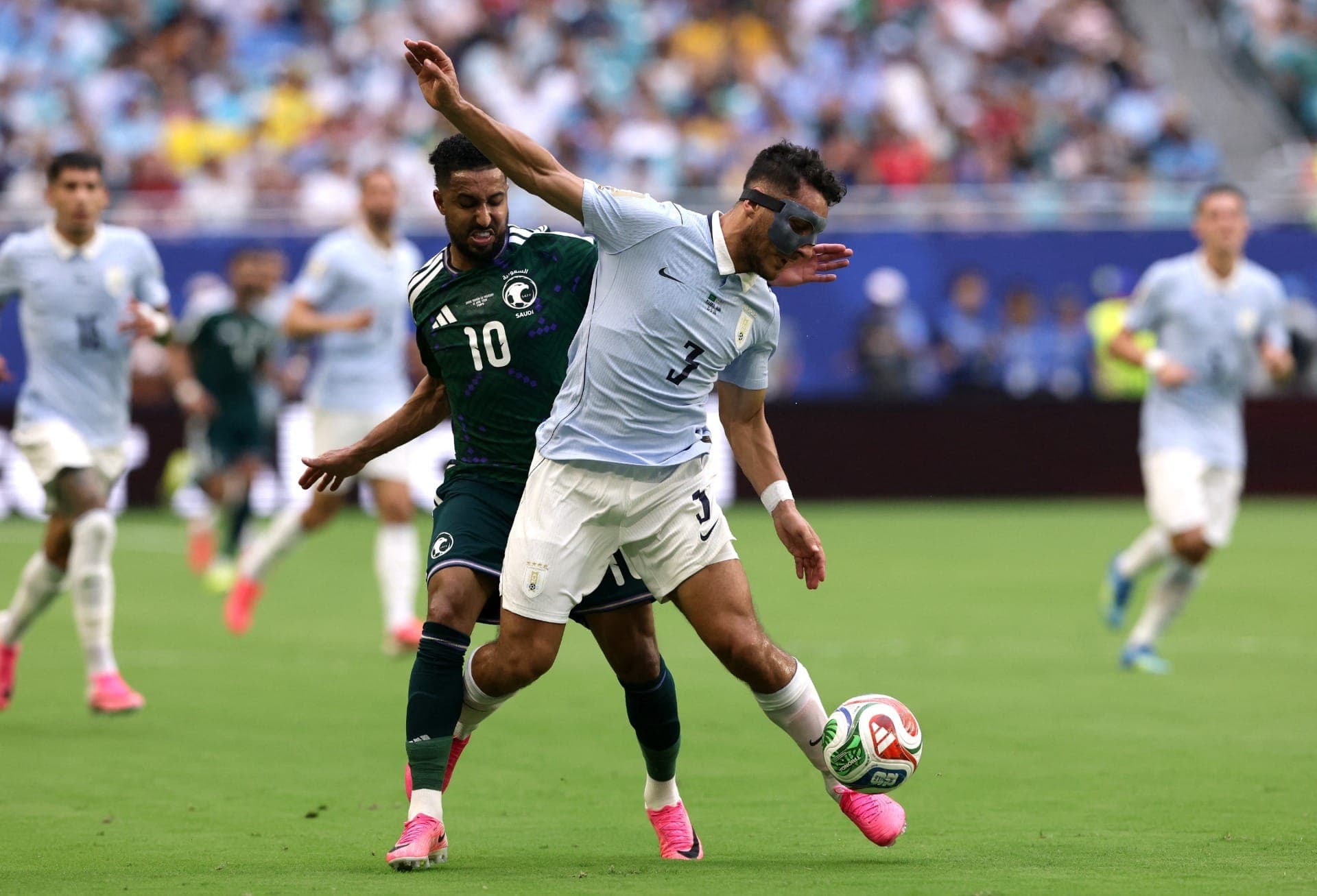 Uruguai e Arábia Saudita ficaram no empate na Copa do Mundo