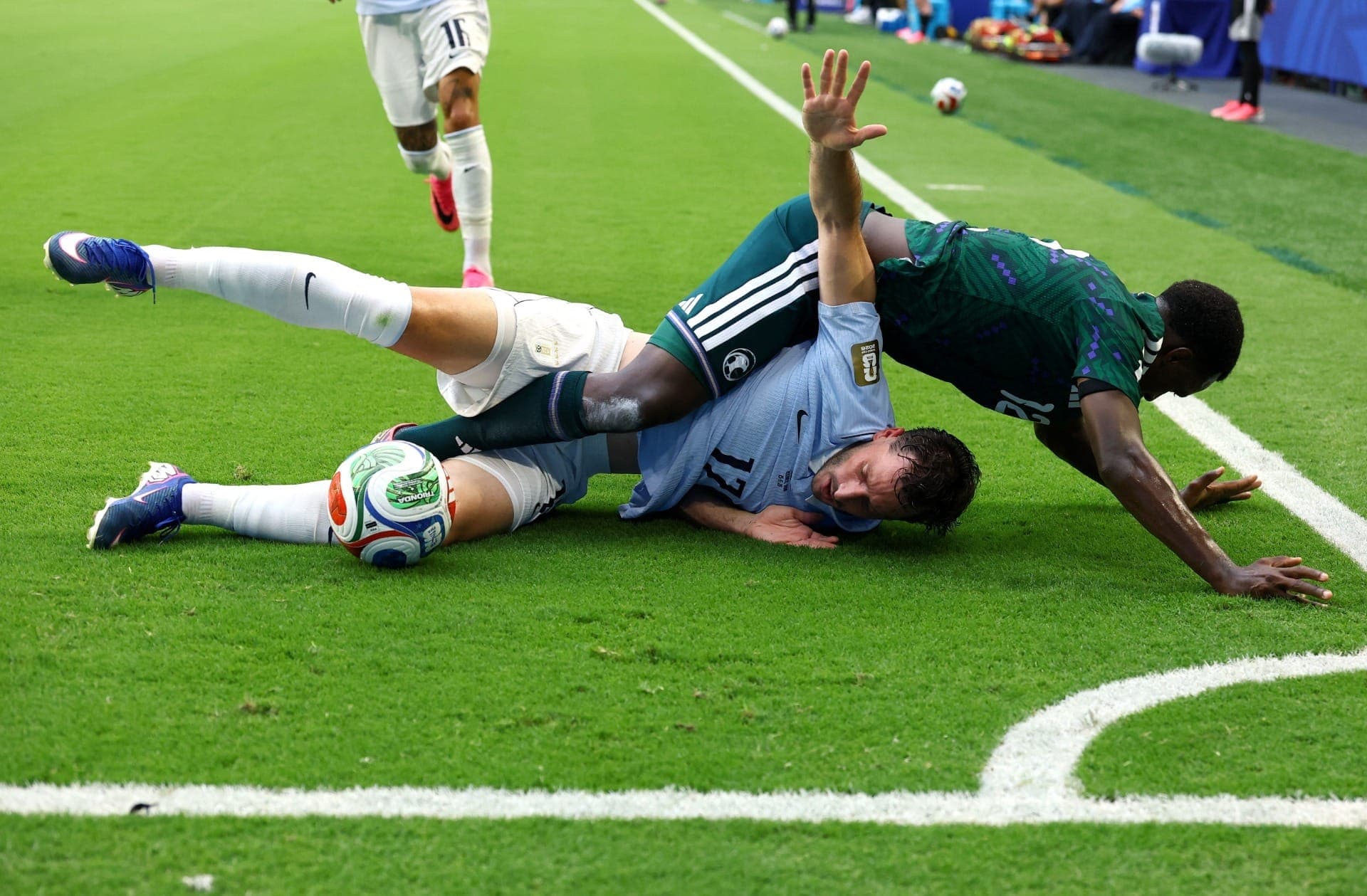 Uruguai e Arábia Saudita ficaram no empate na Copa do Mundo