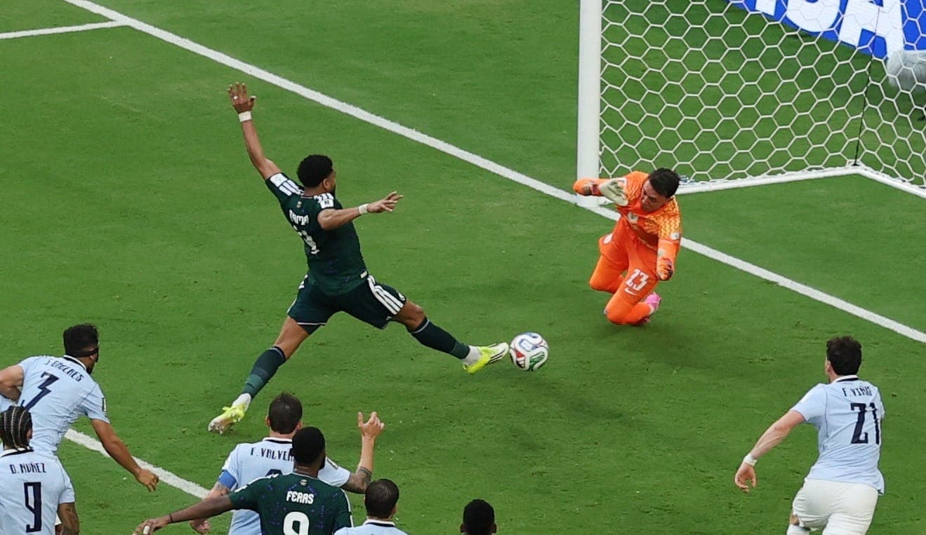 Uruguai e Arábia Saudita ficaram no empate na Copa do Mundo