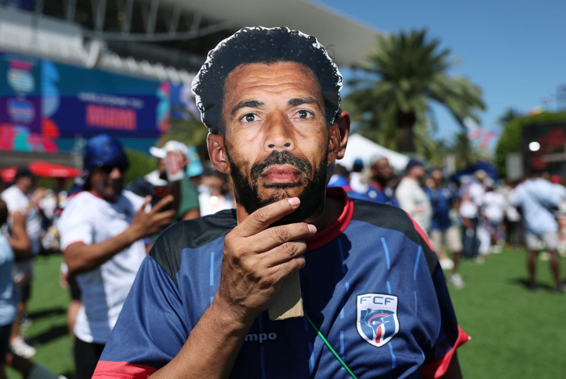 A torcida cabo-verdiana marcou presença e fez bonito antes do confronto contra o Uruguai pela Copa.