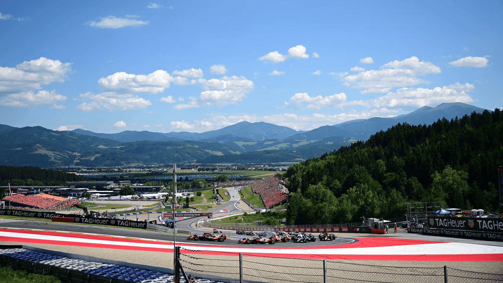 Spielberg é a pista com menos curvas no calendário (dez) e a quinta mais curta (atrás de Monte-Carlo, Zandvoort, Cidade do México e Interlagos)