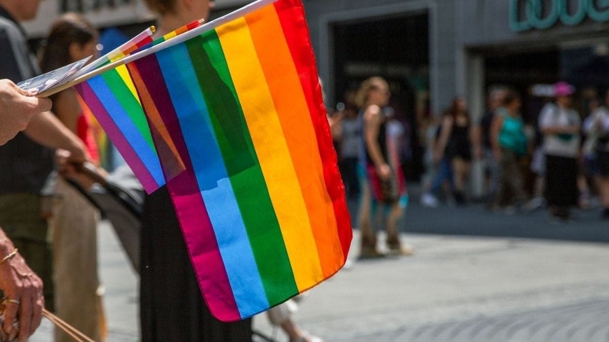 Bandeiras LGBTQIA+ serão permitidas na partida entre Irã e Egito
