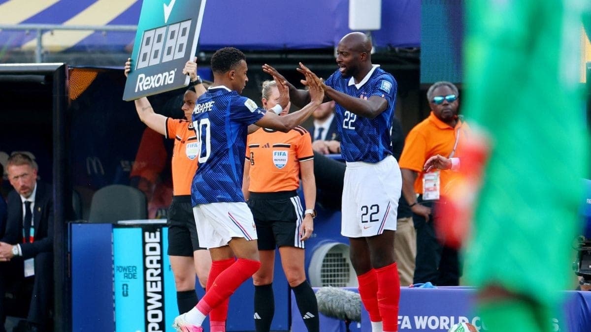 Kylian Mbappé e Mateta