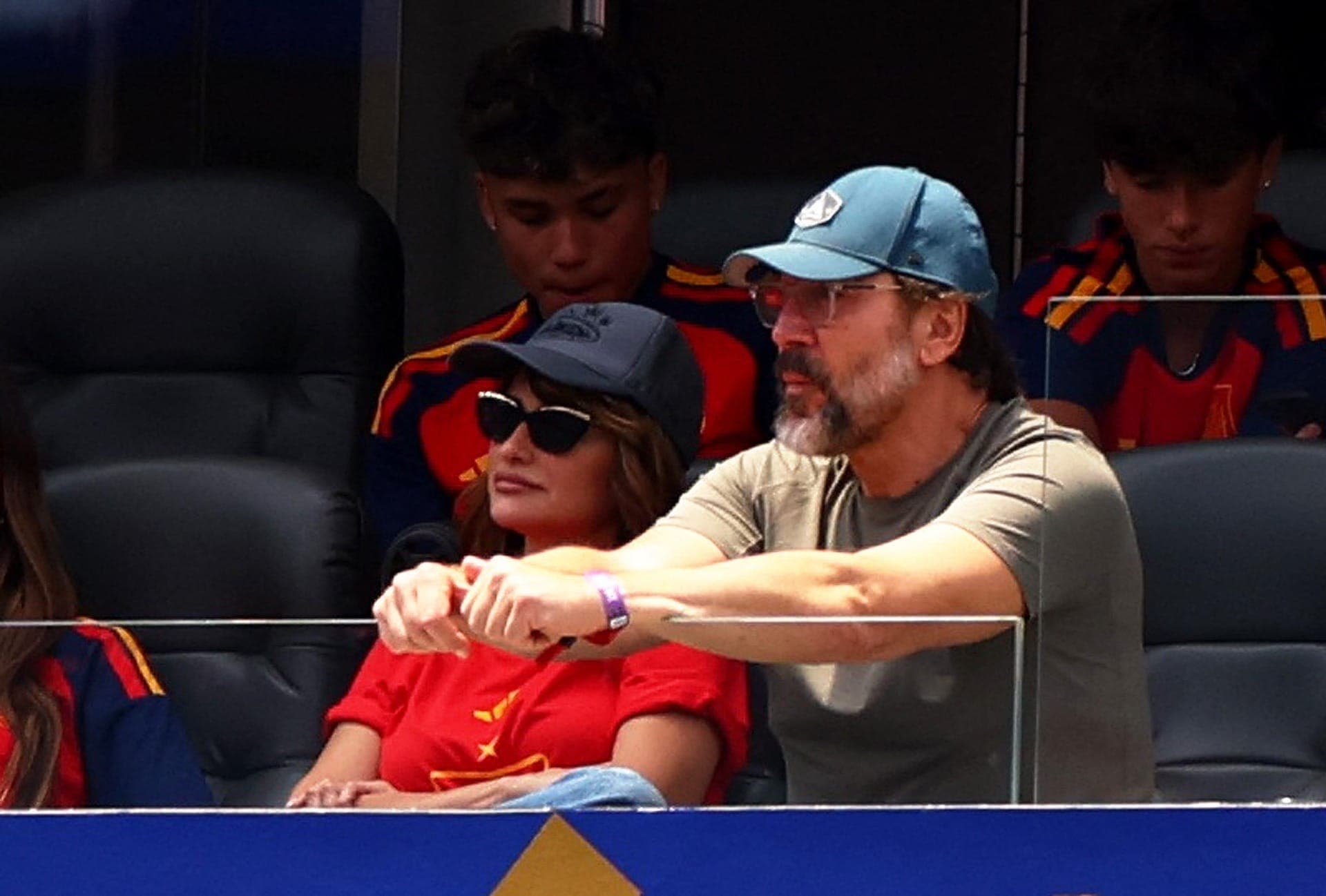 Penélope Cruz e Javier Bardem no jogo da Espanha
