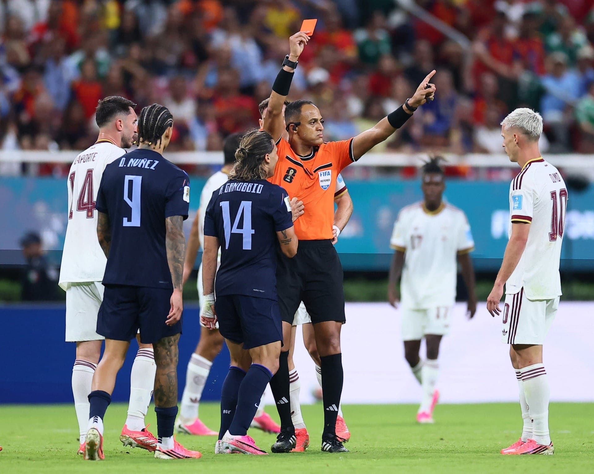 Ismail Elfath apita Brasil x Noruega pelas oitavas de final da Copa do Mundo