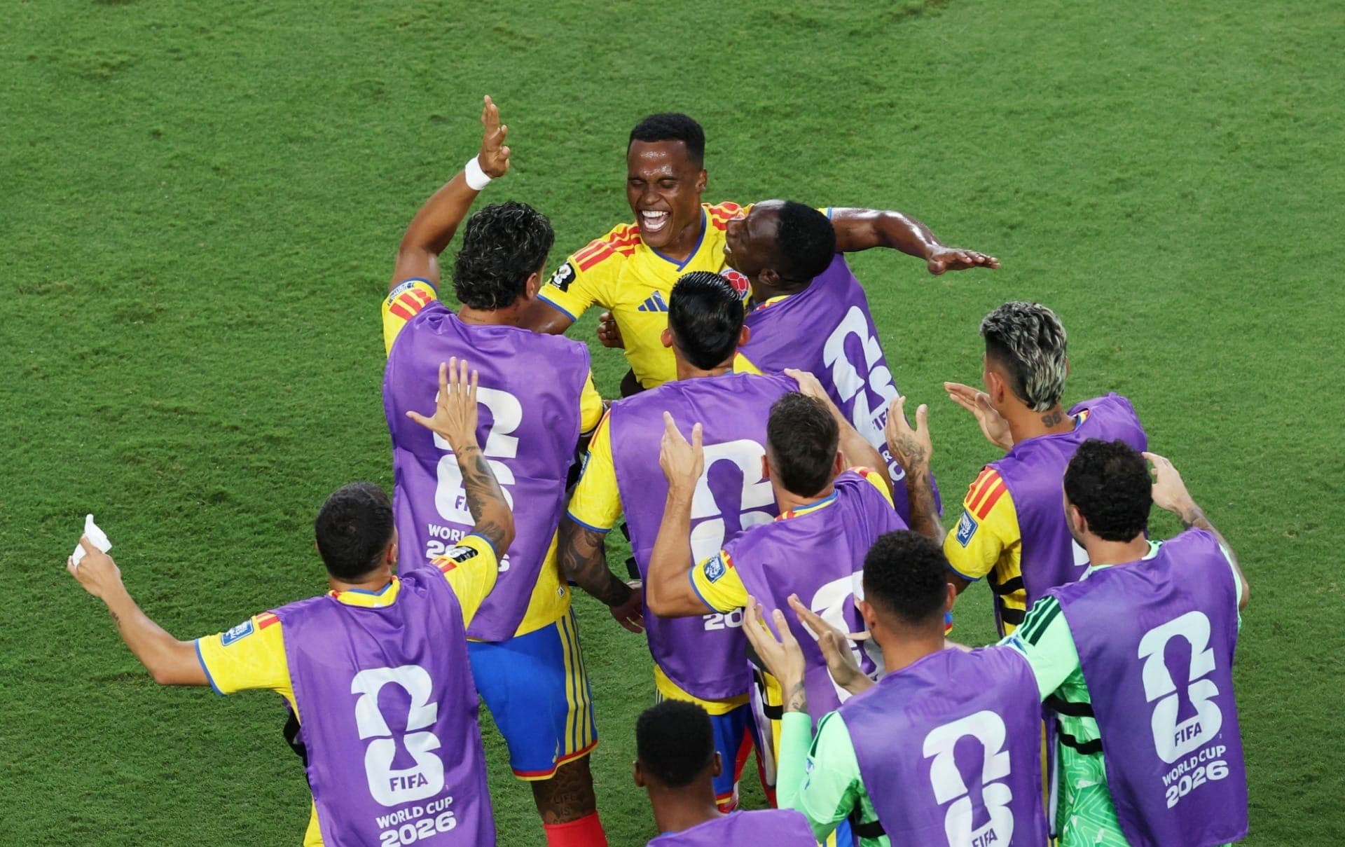 Jhon Arias, da Colômbia , comemora gol na Copa