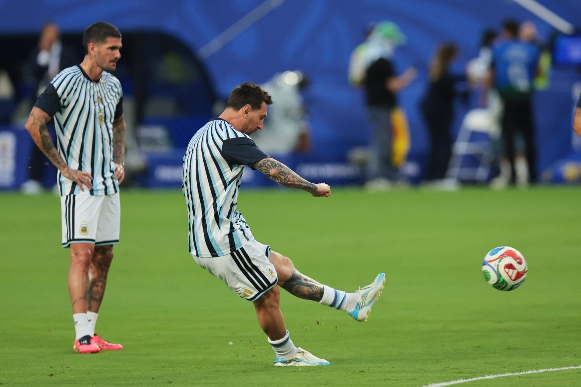 Lionel Messi, da Argentina , durante o aquecimento antes da partida.