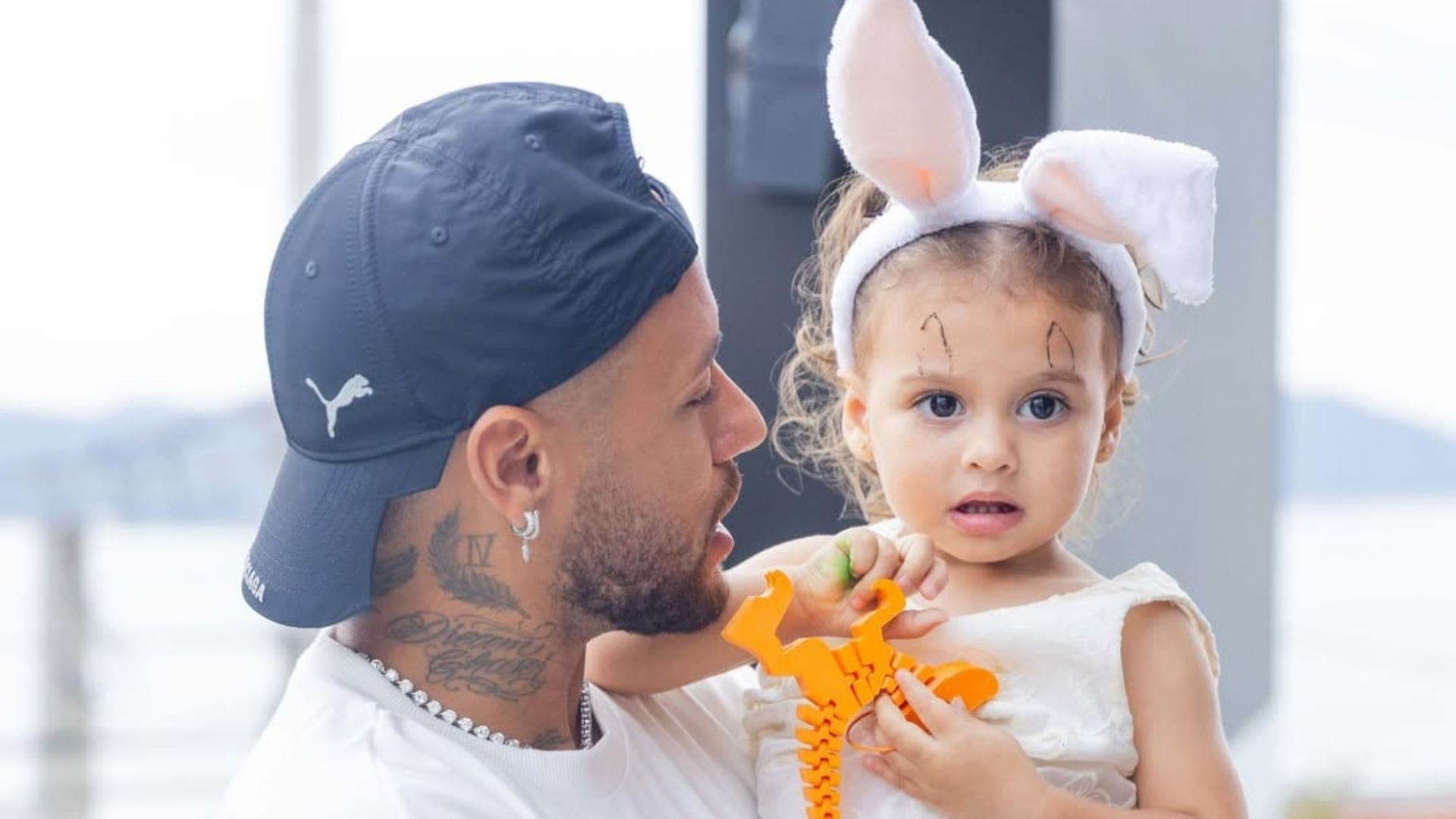 Neymar comemora aniversário de Helena, filha com Amanda Kimberlly