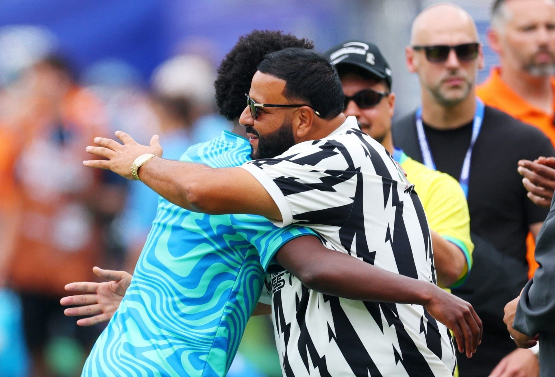 DJ Khaled cumprimentou Vini Jr. antes do jogo contra a Noruega