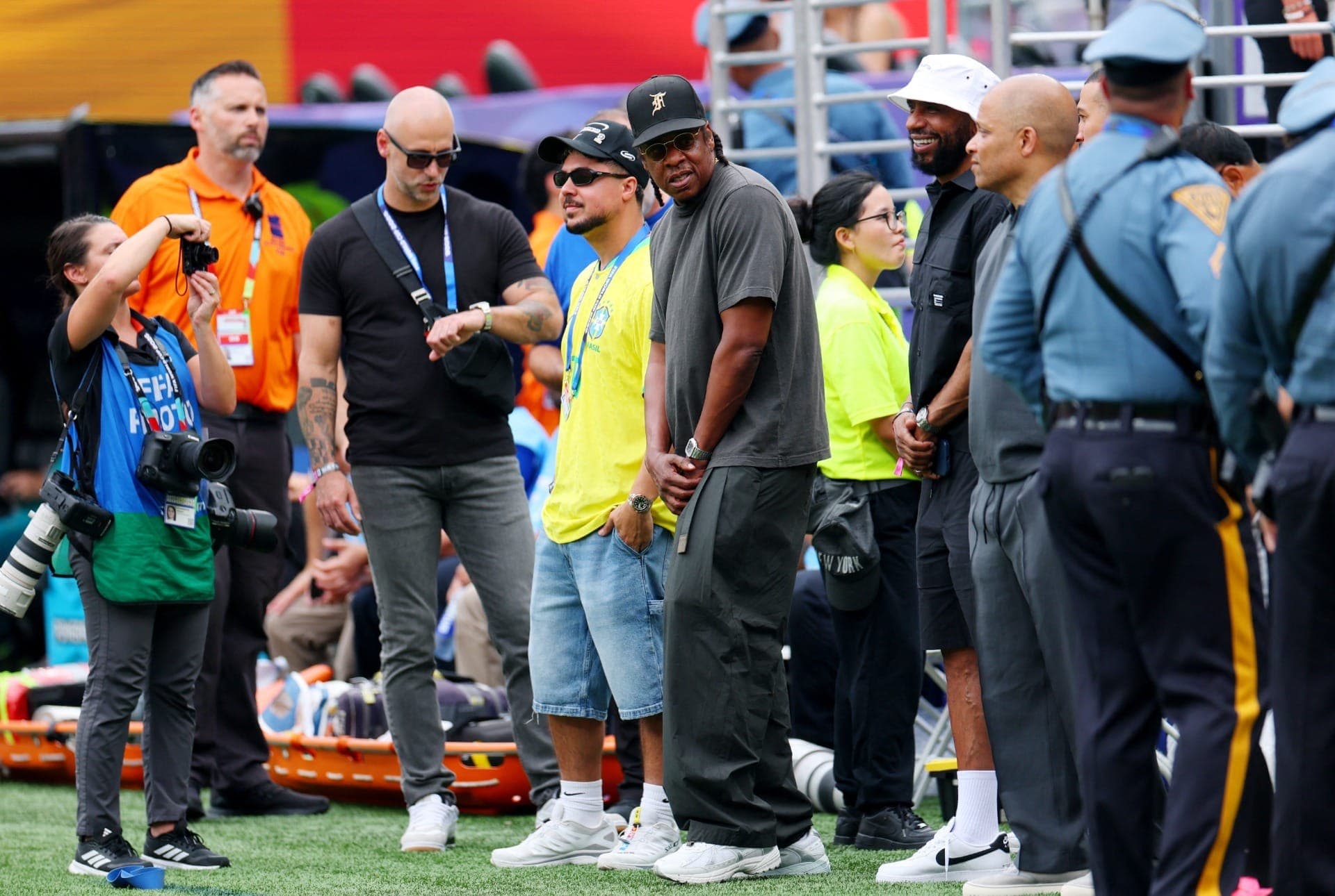 Jay-Z acompanha oitavas de final entre Brasil e Noruega