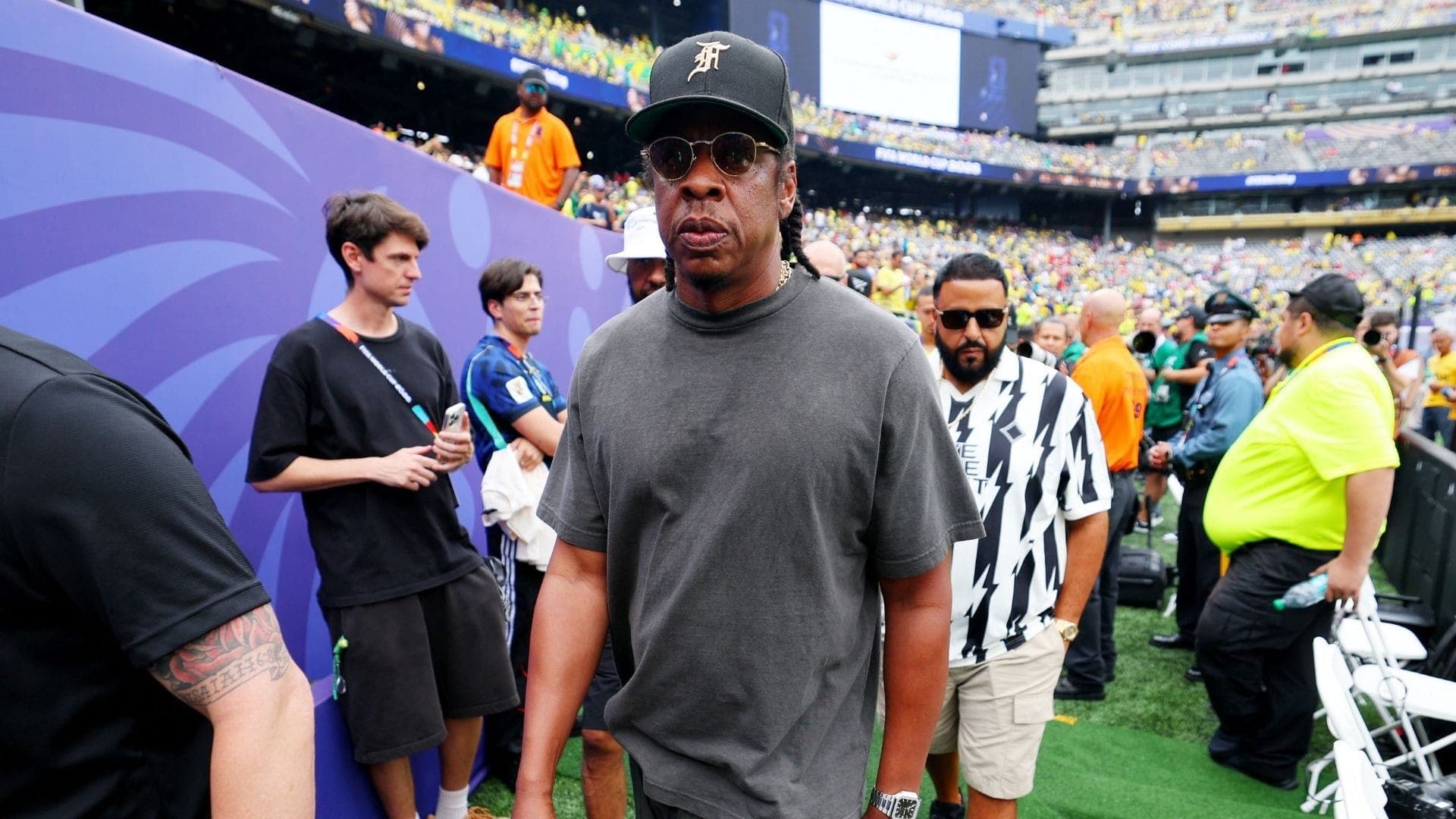 Jay-Z acompanha oitavas de final entre Brasil e Noruega