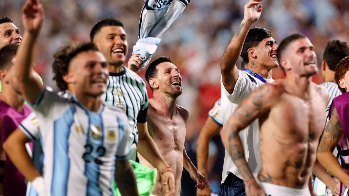 Seleção argentina celebra vitória contra a Suíça