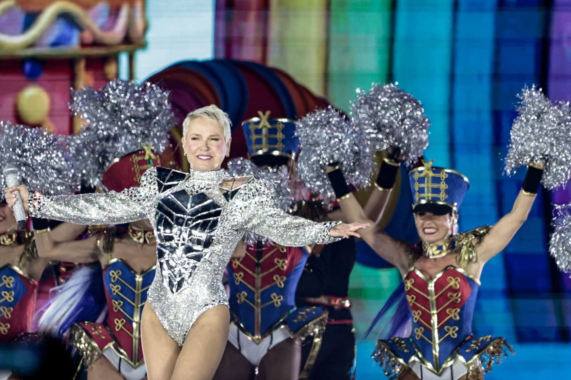 Xuxa recriou os momentos do Xou da Xuxa no palco