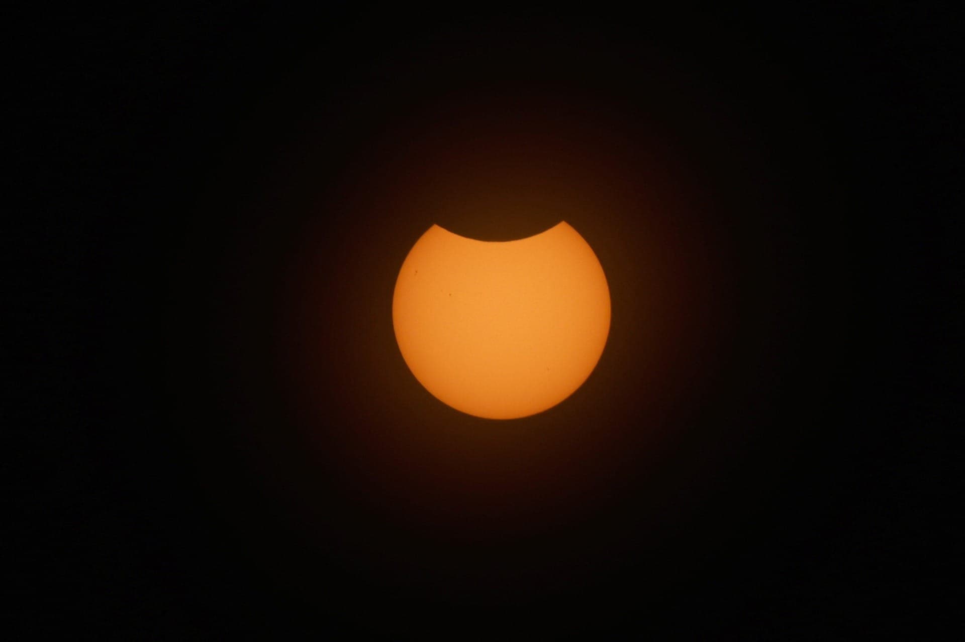Eclipse solar observado em Nova York, nos EUA
