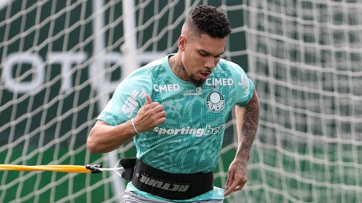 Paulinho, em treino do Palmeiras