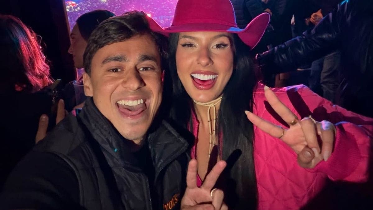 Ana Castela faz 22 em foto com Nikolas Ferreira e gera repercussão