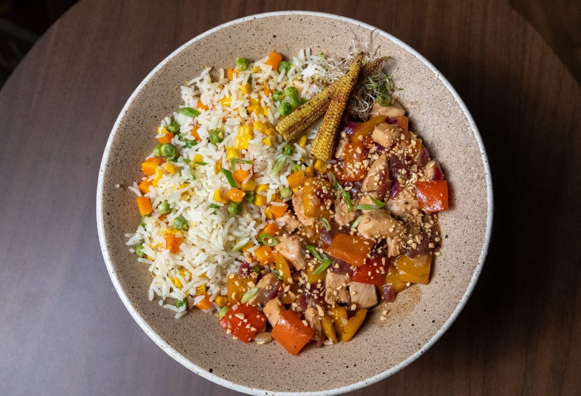 Frango xadrez é uma opção de receita saudável para ocomeço da semana
