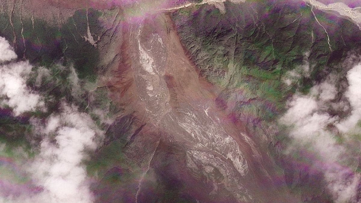 Imagens de satélite mostram antes e depois das inundações no Nepal