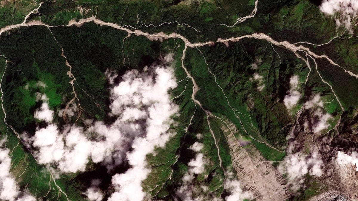 Imagens de satélite mostram antes e depois das inundações no Nepal