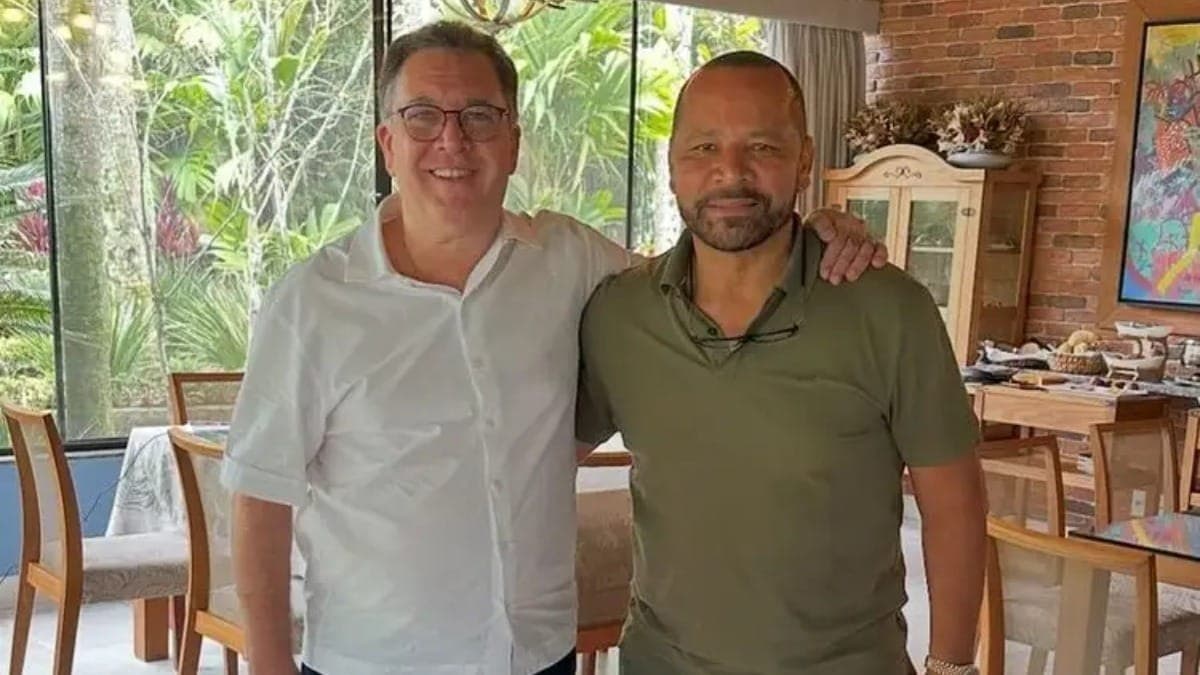 Marcelo Teixeira, presidente do Santos, e Neymar Pai